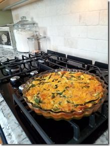 Spinach Cheddar Quiche, Boursin Spinach, Easter Dinner Decor, Cheddar Quiche, Sausage Quiche, Spinach Quiche Recipes, Quiche Dish, Boursin Cheese, Cheese Quiche