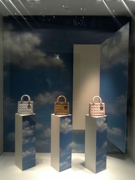 Fragrance Display, Experiential Graphic Design, Window Display Retail, Handbag Display, Corner Sofa Design, Window Display Design, Exhibition Stand Design, Store Windows, Bag Display