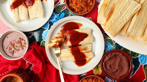 Time to Eat Sauce For Tamales, Tamale Sauce, Traditional Tamales, How To Make Tamales, Chocolate Abuelita, Green Chili Sauce, Chile Pasilla, Dried Chili Peppers, Red Chili Sauce