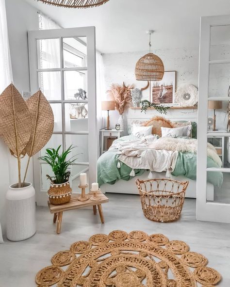 Aesthetic Bedrooms, Boho Styl, Makeover Bedroom, Dekorasi Kamar Tidur, Target Finds, Redecorate Bedroom, Cozy Room Decor, Boho Room, Dream Room Inspiration