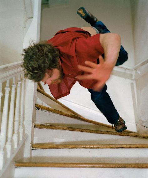 People Falling Down Stairs, Funny People Falling, People Falling, Funny People Pictures, Action Pose Reference, Anatomy Poses, Human Reference, Poses Reference, Drawing Stuff