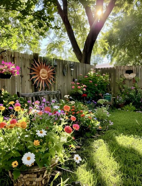 Cute Front Yard Ideas, Wildflower Garden Ideas Backyards, Cute Backyards, Wildflower Garden Front Yard, Tiny Yard Ideas, Large Garden Ideas, Small Cottage Garden, Whimsical Backyard, Aesthetic Backyard