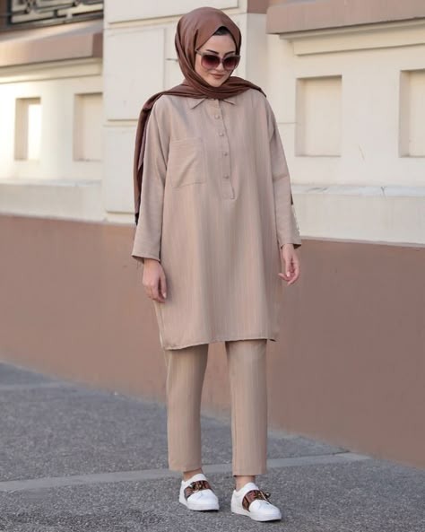 Frock Designs For Girl, Winter Lifestyle, Womens Trendy Dresses, Modest Fashion Hijab, Trendy Shirt Designs, Muslim Outfits Casual, Stylish Short Dresses, Salwar Kamiz, Fashion Top Outfits