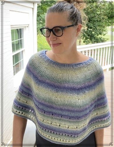 Sport Weight Knitting Patterns, Poncho Knitting Patterns Free, Easy Poncho Knitting Pattern, Capelet Knitting Pattern, Knit Capelet, Knitted Cape Pattern, Crochet Caplet, Capelet Pattern, Knitted Capelet