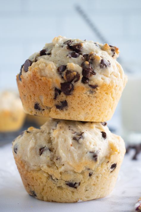 Buttermilk Chocolate Chip Muffins Buttermilk Muffin Recipes, Chocolate Chip Muffins Easy, Steaming Cup Of Coffee, Buttermilk Muffins, Chocolate Chip Muffin Recipe, Muffin Papers, Brunch Desserts, Simple Muffin Recipe, Banana Chocolate Chip Muffins