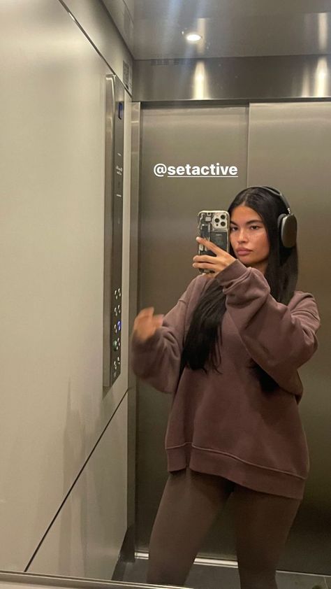 Airpod Max, Future Lifestyle, Insta Photo Ideas, Cute Fits, New Chapter, Fitness Inspo, Aesthetic Clothes, Mirror Selfie, My Style