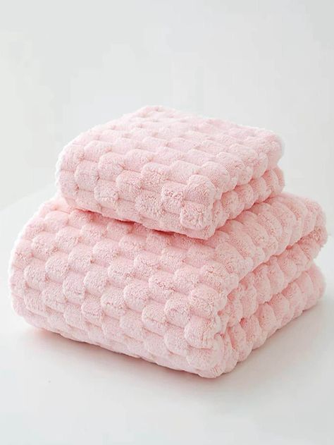 Free Returns ✓ Free Shipping✓. 1pc Solid Color Bath Towel Or 1pc Face Towel- Bath Towels at SHEIN. Aesthetic Bath Products, Pink Towels Bathroom, Preppy Towels, Pink Bathroom Towels, Cute Hand Towels, Pink Towel, Light Pink Bathroom Decor, Pink And White Bathroom Decor, Towels Aesthetic