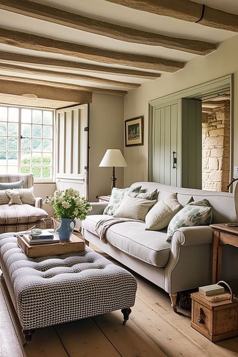 Quiet Living Room, Cozy Living Rooms Neutral, Country Style Lounge Room, Country Style Lounge, Cotswolds Living Room, Country House Living Room Ideas, Scandi Cottage Living Room, Living Room Designs Country Style, Little Cottage House Interior