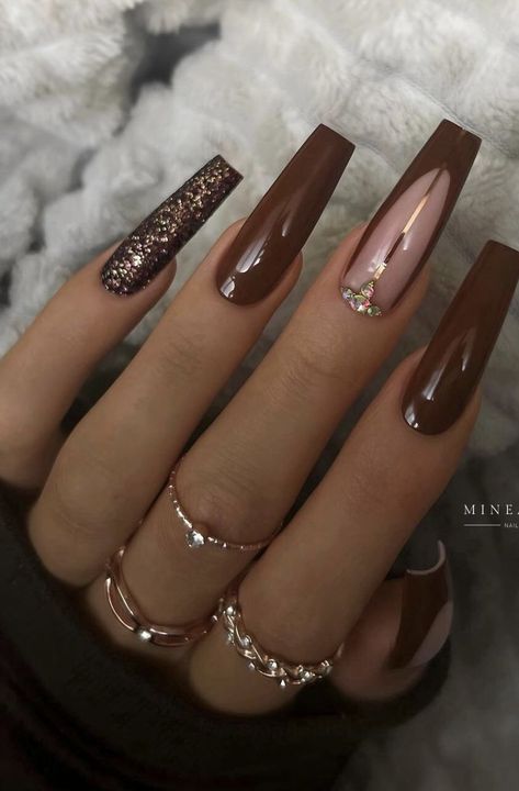 Fall Acrylic Nail Designs 2024, Brown Wedding Nails, Fall 2024 Nail Designs, Fall Orange Nails Acrylic, Acrylic Nails Fall Colors, Best Fall Acrylic Nails, Fall Long Nails Ideas, Nail Art Marron, Brown Nail Art Designs