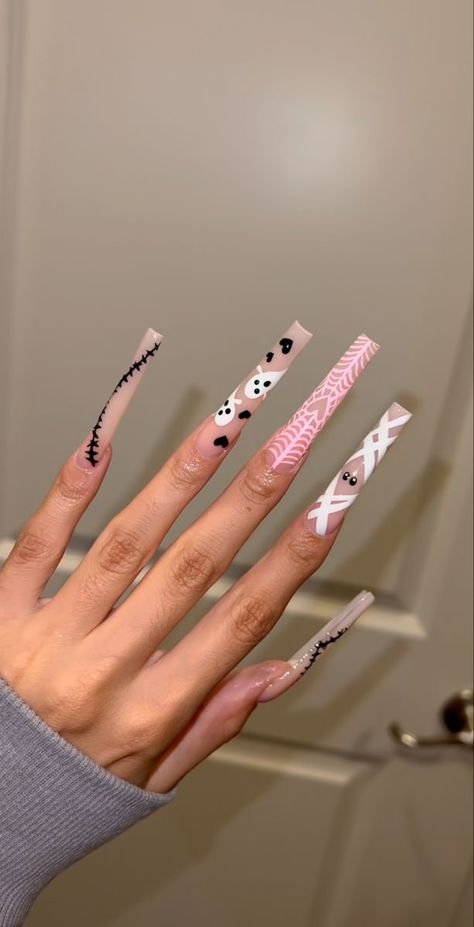 Simple Long Halloween Nails, Xl Long Acrylic Nails Halloween, Halloween Nails Beginner, Long Fall Acrylic Nail Designs, Xl Halloween Nails, Halloween Long Acrylic Nails, Cute Birthday Nails Acrylic, Halloween Baddie Nails, Halloween Long Nails