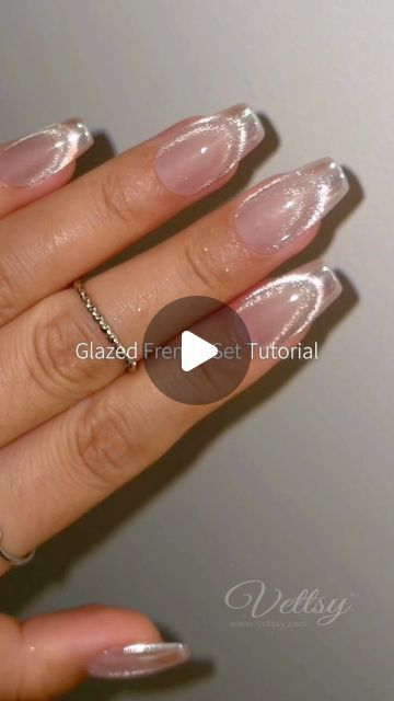 Aesthetic Nailart Ideas, Cateyes French Nails, French Cat Eye Nails Design, Velvet Tip Nails, Frosted French Tip Nails, Magnetic Nail Polish French Tip, Velvet French Nails, Cat Eye Nail Tutorial Step By Step, French Nails 2024 Trends