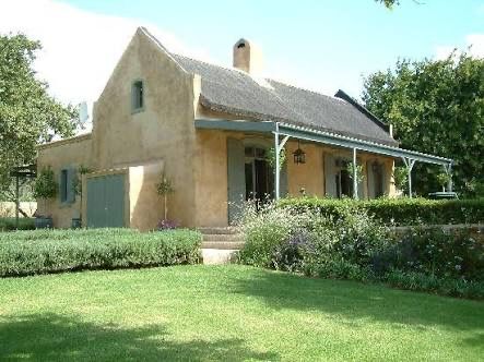 Karoo Cottage, Cape Dutch, Tent Living, Pretty Houses, House Makeover, Farm Houses, Farm Cottage, Spanish Style Homes, Dream Studio