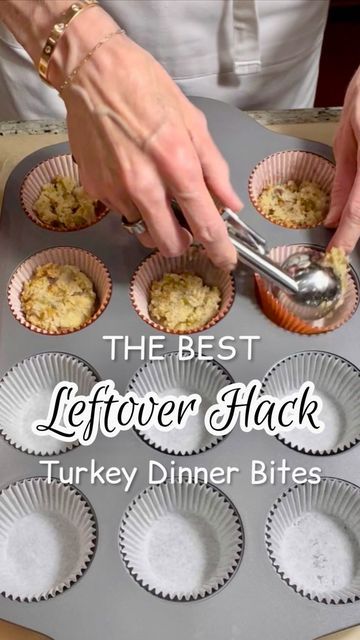 Freezing Leftover Turkey, Turkey And Stuffing Muffins, Thanksgiving Leftover Ideas, Party Tapas, Thanksgiving Muffins, Turkey Muffins, Stuffed Mashed Potatoes, Mashed Potato Bites, Mashed Potatoes Gravy