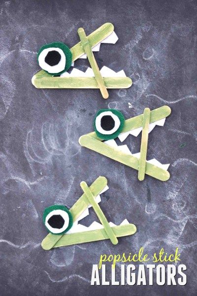 "A" is for Alligator - Popsicle Stick Alligator Kid Craft Idea Zoo Animal Crafts For Kids, Easy Popsicle Stick Crafts, Alligator Craft, Alligator Crafts, Zoo Animal Crafts, Popsicle Stick Crafts For Kids, Abc Crafts, Craft Sticks, Sand Crafts