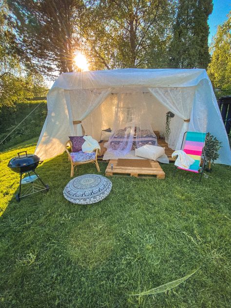 Super easy party tent with cover. Diy glamping in the backyard done cheap & easy. #glamping #glampinglife #norway #diy #diyglamping #diygarden #tenthouseideas #easyglamping #aesthetic #tiktok #reallymili Diy Glamping Tent, Diy Glamping, Tent Bedroom, Glamping Tent, Diy Tent, Backyard Diy, Easy Parties, Aesthetic Tiktok, Backyard Inspo