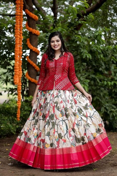 Kalamkari Crop Top Lehenga, Kalamkari Lehenga Designs, Kalamkari Lehenga, Long Length Blouse, डिजाइनर कपड़े, Long Blouse Designs, Simple Frock Design, Long Frock Designs, Long Gown Design