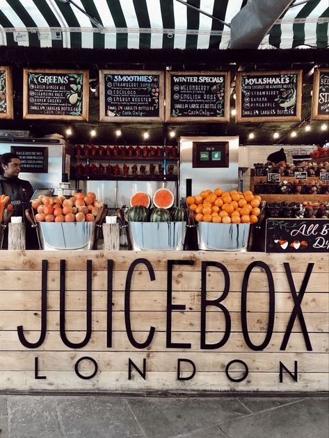 Juice And Salad Bar Design, Juice Display Ideas, Juice Bar Food Truck, Juice Counter Design, Juice Shop Ideas, Smoothie Shop Design, Smoothie Bar Ideas, Small Juice Bar Design, Modern Juice Bar