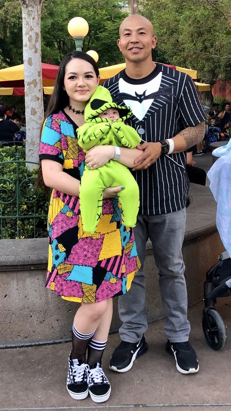 Jack Sally And Oogie Boogie Costume, Couple And Newborn Halloween Costumes, Diy Jack And Sally Costume, 1st Halloween Family Costumes, Couples And Baby Halloween Costumes, Jack And Sally Family Costume, Baby Costumes For Boys Family, Halloween Costumes Family 4, Family Costume With Newborn