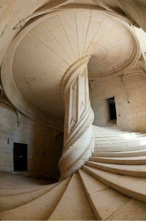 spiral staircase designed by Leonardo da Vinci in 1516. Chambord chateau Loire Valley in France. It is a double helix staircase Crazy Stairs, Architecture Cool, Take The Stairs, Lan Can, Design Exterior, Stairway To Heaven, Design Del Prodotto, Grand Staircase, Spiral Staircase