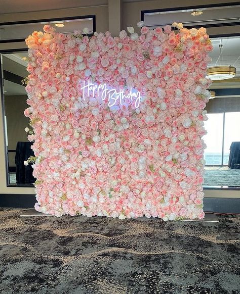 Photo Booth Backdrop Sweet 16, Sweet 16 Photoshoot Backdrop, Pink Sweet 16 Photo Wall, Photo Wall Sweet 16, Photo Wall For Quince, Picture Frame Background Design, Sweet 16 Backdrop Ideas, Pink Backdrop Ideas, Birthday Flower Wall