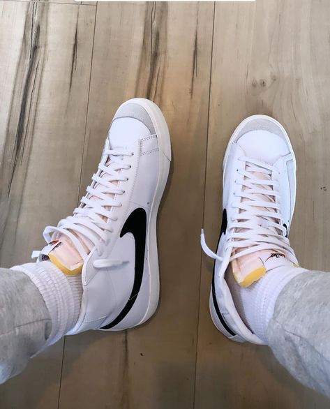 Styling Nike Blazer Mid 77, Nike 77, Style Nike Blazer, Blazer Outfits Men, Mens Inspiration, Dressing Sense, Nike Blazer Mid 77, Lazy Day Outfit, Fresh Shoes