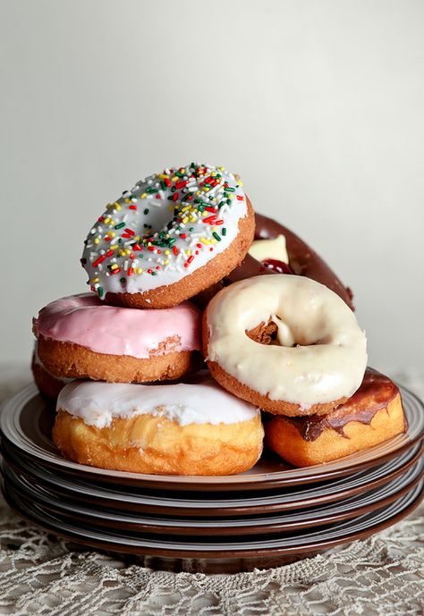 Food Photography Donut, Doughnut Photography, Doughnuts Aesthetic, Cake Aesthetic Design, Cake Pictures Aesthetic, Donuts Drawing, Cutout Aesthetic, Sweet Food Photography, Donut Photography