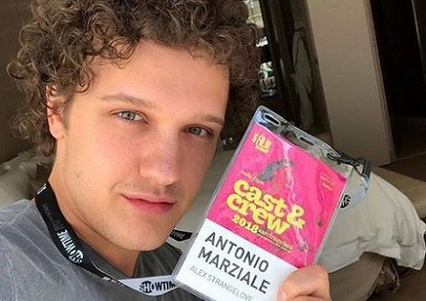 Antonio Marziale Wiki, Age, Height, Biography, Weight, Girlfriend, Ethnicity, Net worth, Gay, Birthday, Facts to know, Body Physical Statistics, Nationality, Father, Mother, Siblings, Profile and Family: Antonio Marziale (born April 5, 1997) is an American Actor, Theatre Artist and Professional Model. He is famously Alex Truelove, Antonio Marziale, Alex Strangelove, Theatre Artist, Actor Theatre, Birthday Facts, High School Movies, Professional Model