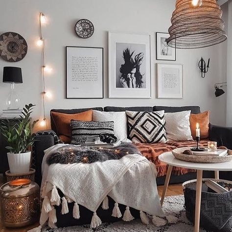 Bohemian Style Living Room, Bohemian Style Living, Boho Living Room Inspiration, Hiasan Bilik Tidur, Boho Styl, Decor Hacks, Boho Living Room Decor, Home Decor Hacks, Stil Boho