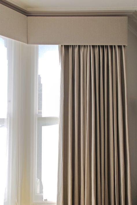 Pelmet Designs, Curtain Pelmet, Bay Window Living Room, Bay Window Curtains, Cornice Boards, Blackout Curtains Bedroom, Ceiling Curtains, Accordion Pleats, Curtain Styles