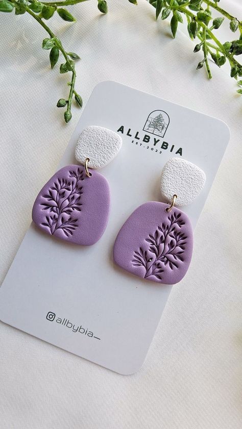 Purple Clay Earrings, Polymer Clay Flower Jewelry, Diy Earrings Polymer Clay, Polymer Clay Jewelry Tutorials, Handmade Clay Jewelry, Polymer Earrings, Polymer Clay Diy, Polymer Clay Jewelry Diy, Polymer Crafts