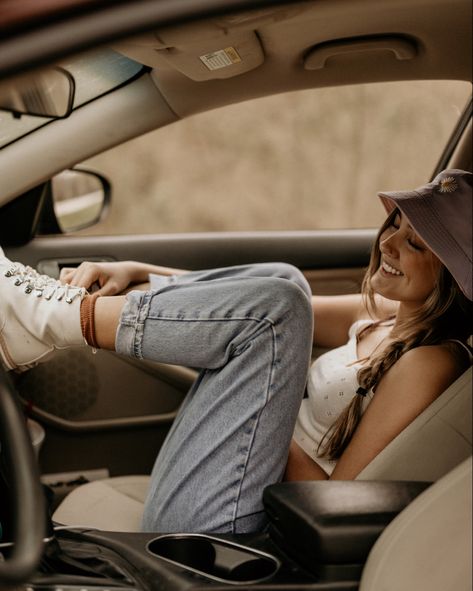 Girl in car photoshoot, photo poses in a car, photo ideas, Instagram photo ideas Car Photoshoot Instagram, Classic Car Photoshoot, Car Photoshoot, Funny Situations, Car Poses, Pose Fotografi, Shotting Photo, Selfie Photography, Model Pose