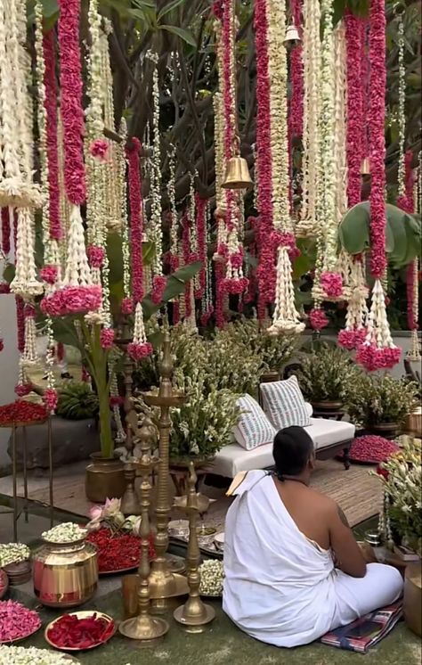 Chunni Ceremony Decor, Indian Wedding In Nature, Simple Temple Wedding Indian, Jasmine Wedding Decor, Assamese Wedding Decoration, Pink Haldi Decor, Hindu Wedding Aesthetic, Tree Backdrop Wedding, Indian Wedding Mood Board