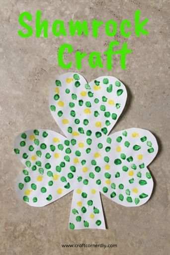 Fun  St. Patrick's Day craft for kids.  Make a colorful shamrock craft using Q tips. #shamrockcraft Q Tip Shamrock, Kids Craft Corner, St Patrick's Day Crafts For Toddlers, Class Calendar, Playgroup Ideas, Preschool Painting, Shamrock Art, March Art, Q Tips