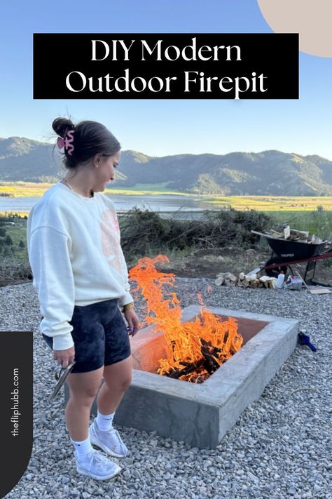 Check out this stunning DIY outdoor firepit made from old cinder blocks! If you're looking to transform your backyard with a cozy firepit and seating area, our DIY cinder block fireplace is perfect. Built in just one afternoon, this rectangle cinder block fire pit is a great addition to your outdoor space. Add this simple and effective project to your DIY home and outdoor projects. It's one of the best DIY outdoor fireplaces you'll ever build! Diy Cinder Block Fire Pit, Pallet Fire Pit Seating, Cider Blocks Ideas, Painted Cinder Block Fire Pit, Diy Firepits Backyard Seating Areas, Diy Fire Pit Ideas Backyard, Square Diy Fire Pit Ideas, Cinder Block Fireplace, Fire Pit With Cement Blocks