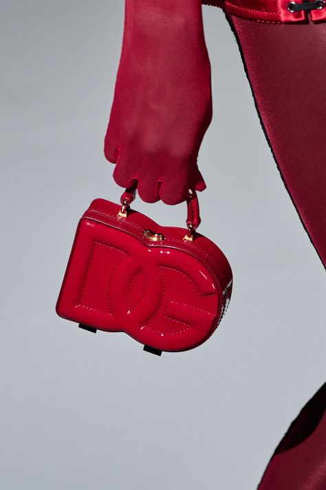 Dolce & Gabbana Fall 2023 Ready-to-Wear Collection | Vogue Edgy Bags, Fall 2023 Ready To Wear, 2023 Ready To Wear Collection, Milano Fashion, Antonio Marras, 2023 Ready To Wear, It Bag, Milano Fashion Week, Handbags Women