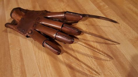 The DEFINITIVE FREDDY KRUEGER glove thread | Page 2 | RPF Costume and Prop Maker Community Freddy Krueger Glove, Jason Mask, New Nightmare, Prop Maker, Freddy Krueger, Dream Design, Leather Glove, Gloves, Thread