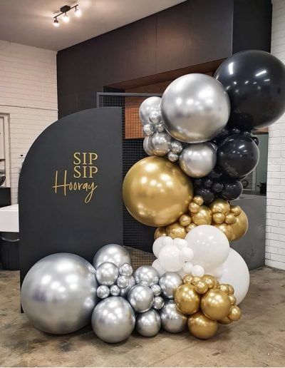 Balloon Bar, Black And White Balloons, Disco Party Decorations, Black And Gold Balloons, Decoration Evenementielle, Shimmer Wall, Gold Confetti Balloons, Graduation Balloons, Silver Balloon