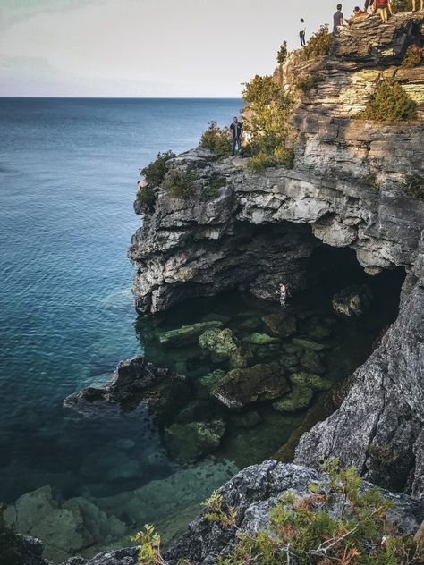 Tobermory Ontario, Flowerpot Island, Bruce Peninsula National Park, Bruce Peninsula, The Grotto, National Park Camping, Canada National Parks, Bus Life, Lake Huron