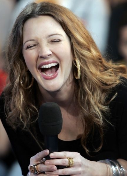 Laughter The Best Medicine, Belly Laughs, Drew Barrymore, Smiles And Laughs, People Laughing, Famous Faces, Happy Smile, Martin Luther King, Happy People