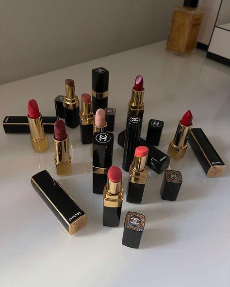 Coco Weekend on Instagram: “Happy International Lipstick day 💛 . #iiheartchanel #chaneladdict #chanelbeauty #chanelproducts#rougecocobloom #chanellion…” Addicted For Now, Wren Beaumont, Monica Murphy, Rina Kent, Currently Reading, Old Money Aesthetic, Book Girl, Rich Girl, Wren