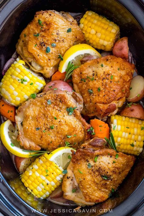 Slow Cooker Chicken Thighs, Country Boil, Chicken Corn, Pot Recipes Easy, Summer Meals, Summer Meal, Foil Packets, Crockpot Dishes, Awesome Recipes