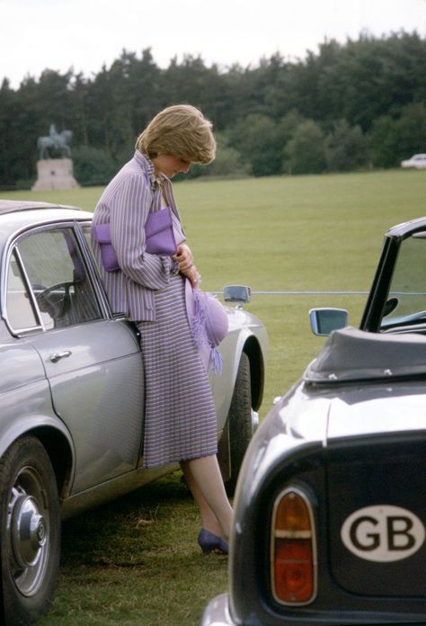 princess diana style rare pictures Princess Diana Fashion, Princess Diana Pictures, Baby Prince, Camilla Parker Bowles, Princes Diana, Polo Match, Diana Fashion, Isabel Ii, Lady Diana Spencer