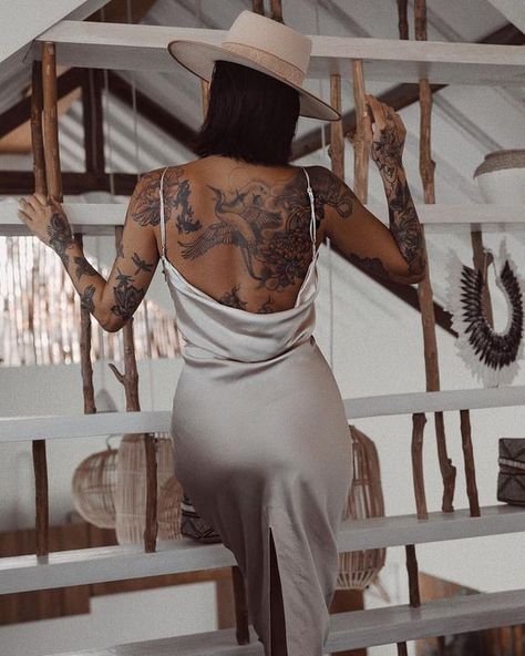 Dr Tattoo, Woman With Tattoos, Back Tattoo Women, Piercing Tattoo, Beautiful Tattoos, Looks Style, Inked Girls, Inspirational Tattoos, Back Tattoo