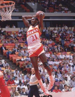 Basketball Dunks, Dominique Wilkins, Best Uniforms, Basketball Highlights, School Basketball, Basketball Goals, Basketball Photography, Basketball Star, Basketball Leagues