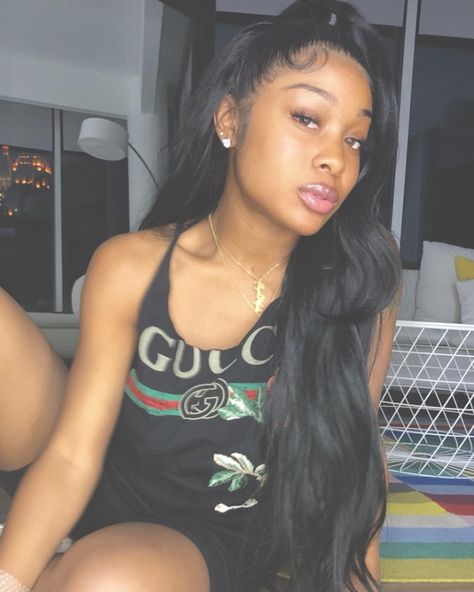 Amour Jayda, Sew In Wig, Pregnancy Belly Photos, Chris Brown Videos, Jayda Wayda, Sunkissed Skin, Female Inspiration, Streetwear Chic, Pretty Hair Color