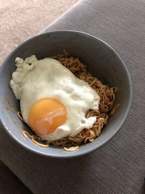 [Homemade] Noodles with yakisoba sauce and a fried egg Yakisoba Sauce, Homemade Noodles, Food Images, The Hub, Fried Egg, Amazing Food, Noodles, Egg, Sauce