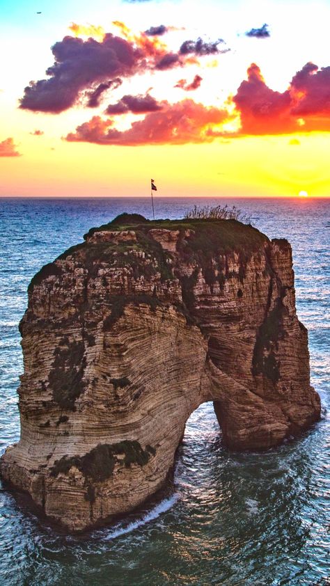 Lebanon Wallpaper Aesthetic, Lebanon Quotes, Lebanon Wallpaper, Beirut Nightlife, Lebanon Culture, Lebanese Breakfast, Sunset Iphone Wallpaper, Lebanon Flag, Selfie Wall