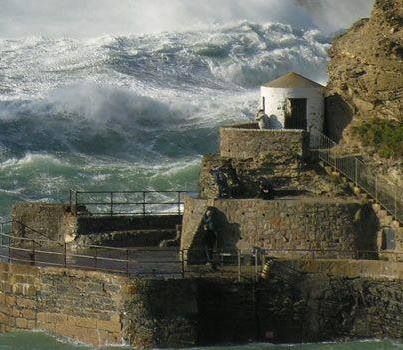 Portreath cornwall uk... The jam pot❤️ Britain Landscape, South West Coast Path, Wild Weather, Devon And Cornwall, Stormy Sea, Cornwall England, Light House, England Travel, Old Pictures