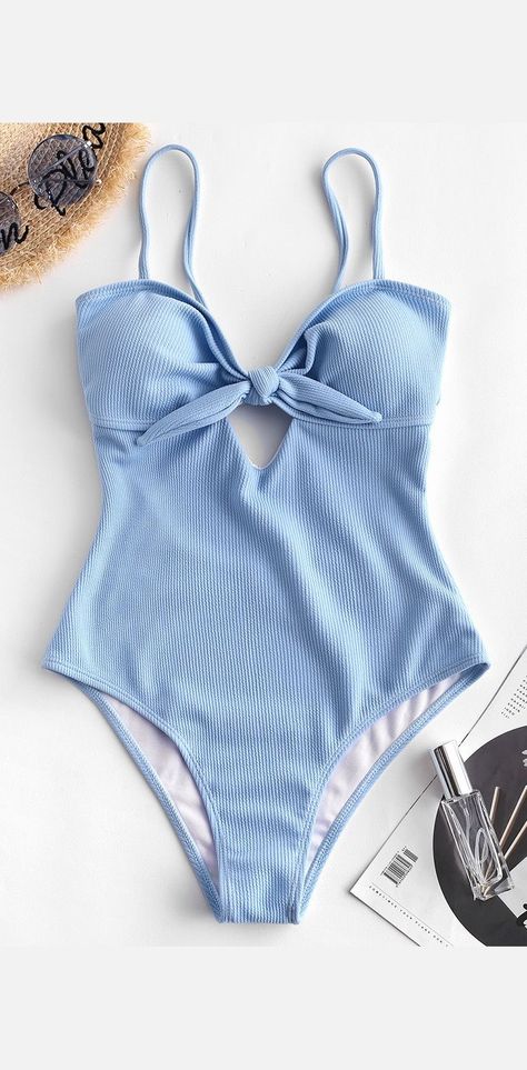 Pretty Swimsuits, Swimsuits Women, Day Sky, Trendy Swimsuits, Black Bathing Suits, Fashion Swimwear, Cute Bathing Suits, Costume Intero, Cute Swimsuits