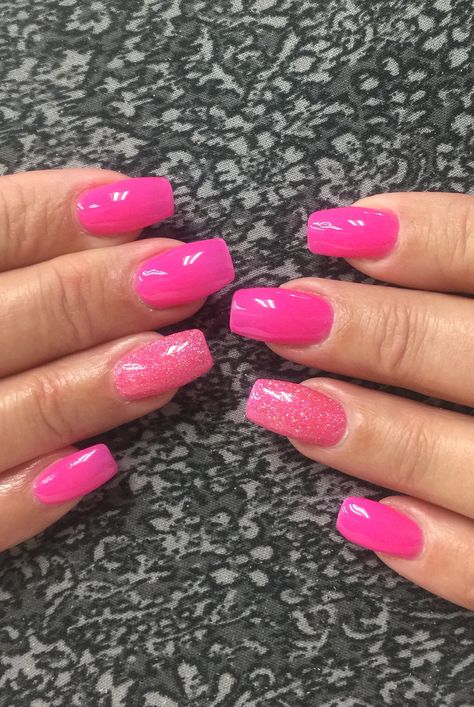 Hot Pink Nails Glitter Accent, Glittery Hot Pink Nails, Hot Pink Gem Nails, Pink Nails Gold Accent, Pink Glitter Summer Nails, Hot Pink Nails With Glitter Accent, Bright Pink Nails With Glitter Accent, Pink Nails With One Glitter Nail, Hot Pink And Glitter Nails